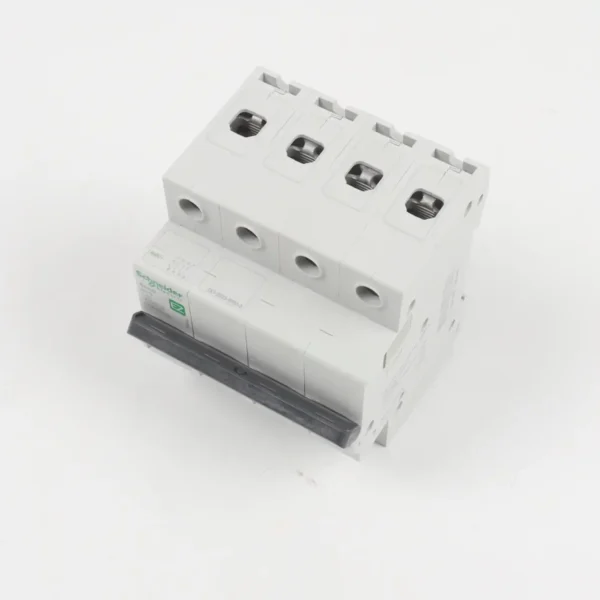 منجر رباعي شنايدر A9F74425 ACTI9 IC60N 4P 25A schneider