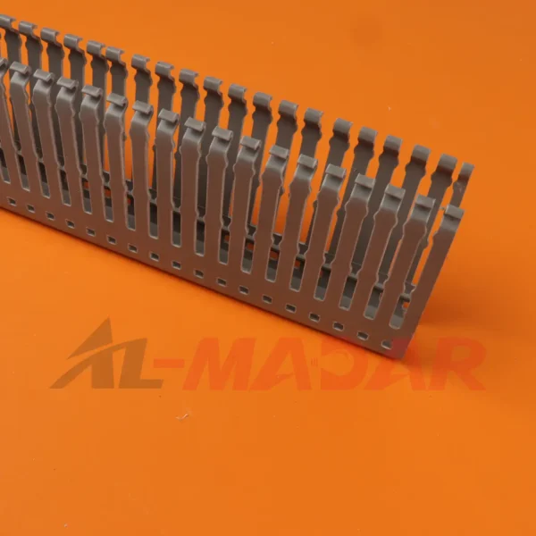 ترانك بلاستك مشيف تركي (( لاصق )) 25*25 رصاصي.