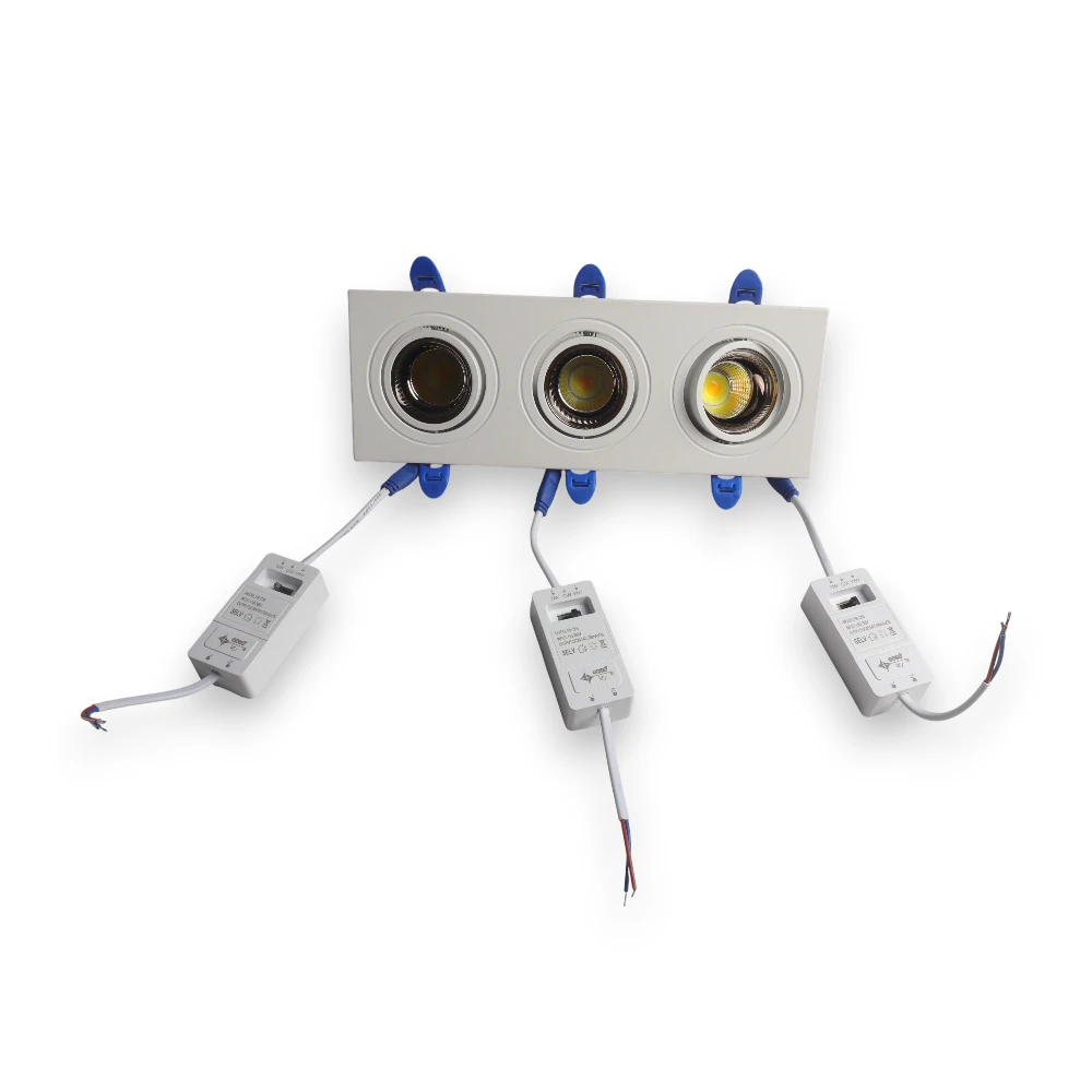 29---11 (2) سبوت لايت مستطيل ثلاثي R760 R.G. CCT 3*9W BLACK +ROSE GOLDEN - الصورة 1