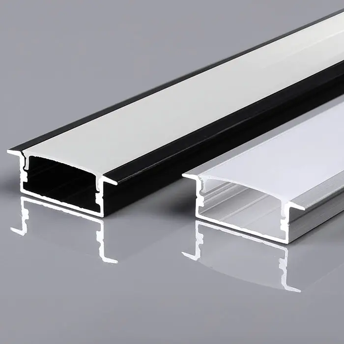 لاينر فقط القطعة 3 متر  LINER NO:052A شفة  SIZE 1.9 CM